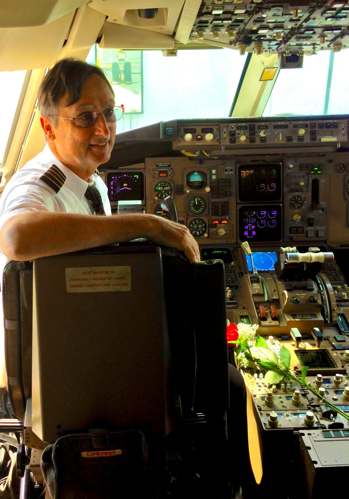 Dad on the 757 flight deck